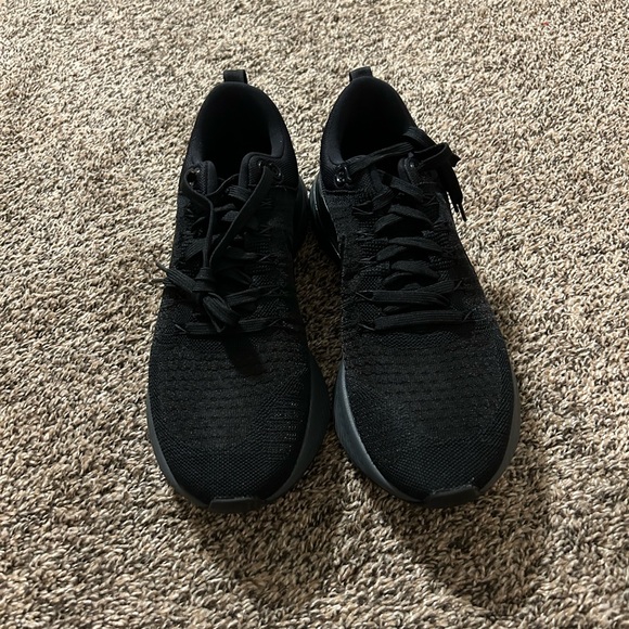 Nike React Inifnity Run Flyknit 2 ‘Triple back’ Size 12 - Picture 3 of 4